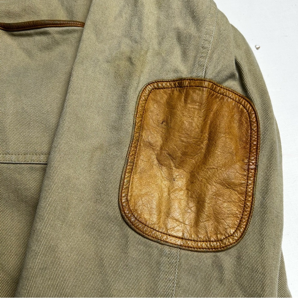 Men's Orvis fishing outdoor Beige Jacket with Brown Accents - Picture 3 of 15